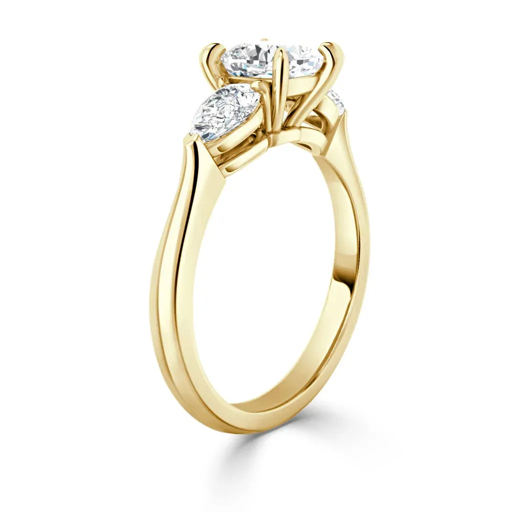 Alice - 18ct Yellow Gold - Oval